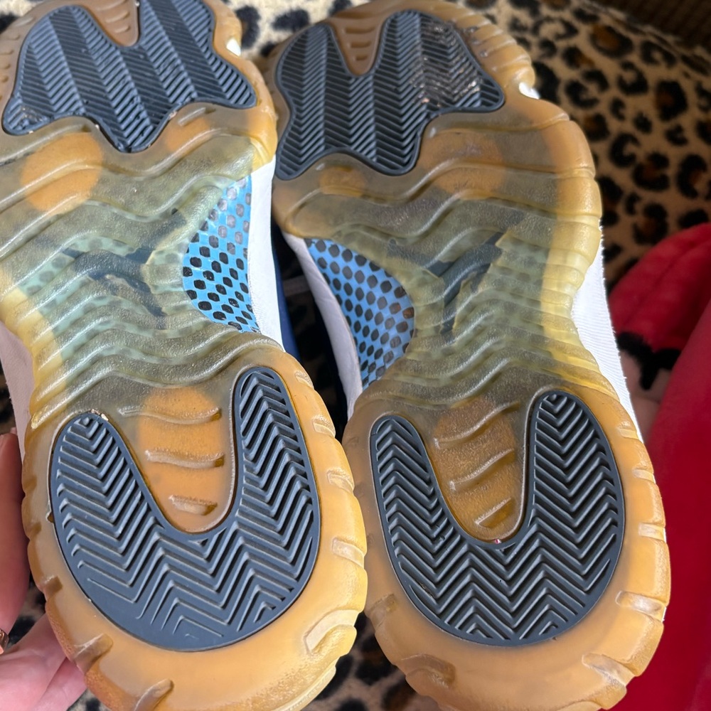 Air Jordan 11 Retro UNC Win Like 82 Size 11.5 Blue White - Picture 5 of 7